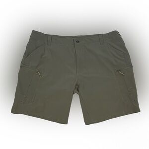 5.11 Tactical Men's Green Trail Shorts, Size 42, 9” inseam, Many Pockets